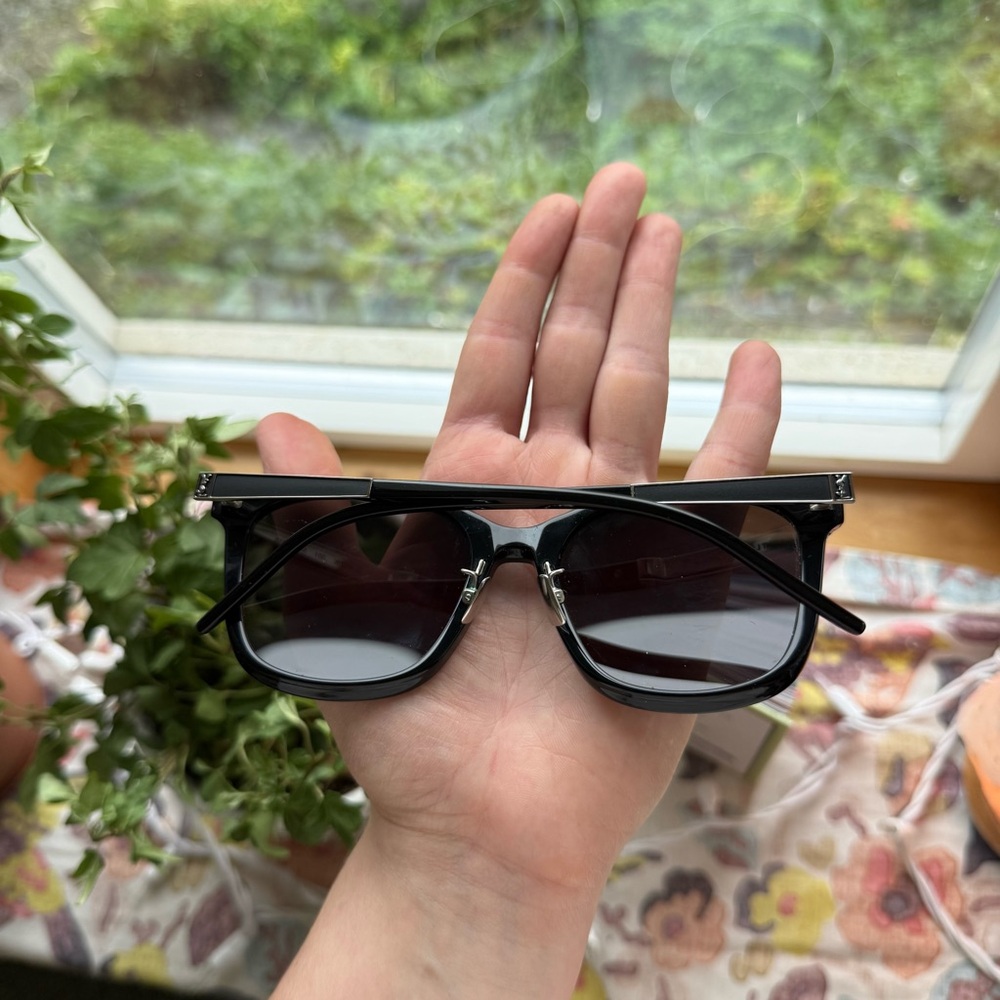 YSL Sunnies - Picture 8 of 11